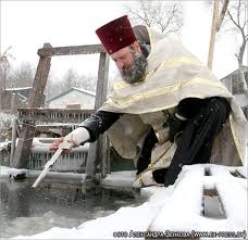 Борисов купался в студеной березинской воде (фото)